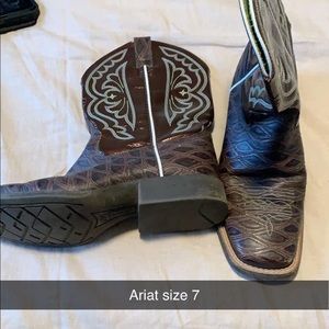 Arita square toe boots